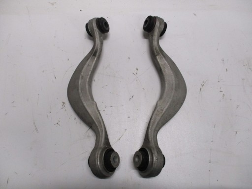 rameno ramene záď zadní BMW 7 G12 6,0i