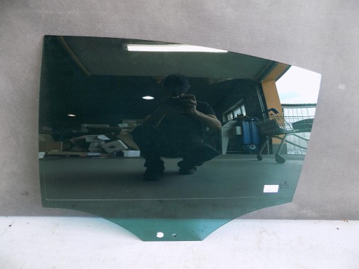 VW PASSAT B7 Скло дверей ліве заднє 10р.