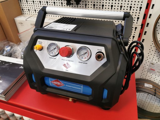 Безмасляний компресор KOMPRESOR Airpress H215-6