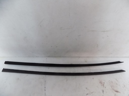 8V3854327C 8V3854328C - AUDI A3 8V прокладка скла права ліва