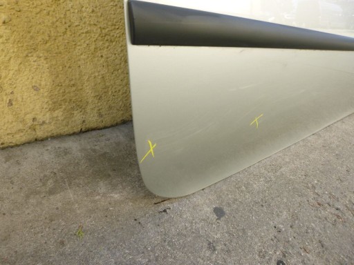 TOYOTA AURIS 3D 07- door right front
