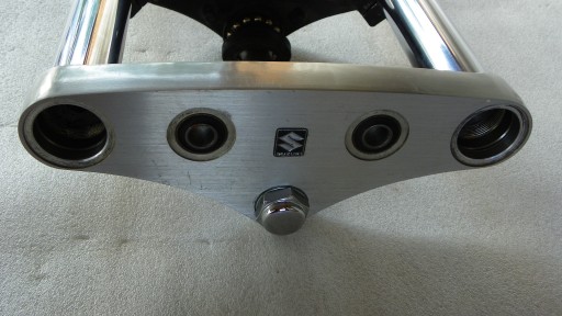 SUZUKI VOLUSIA VL800 ВЕРХНЯЯ ПОДВЕСКА