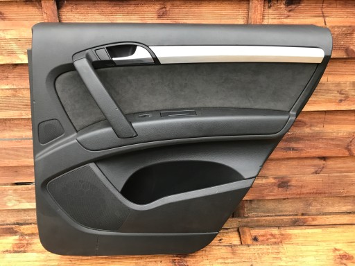 AUDI Q7 4L0 бекон оббивка права задня EU 0181