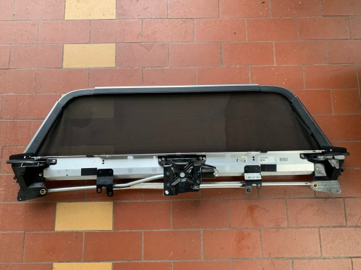 A2318600800 - MERCEDES W231 SL WINDSCHOTT ветровка