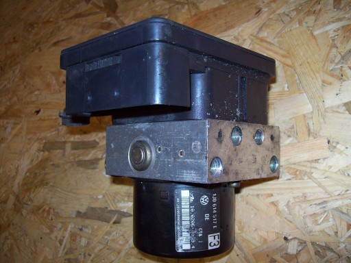 VW NEW BEETLE 2.0 8V 2001R НАСОС ABS