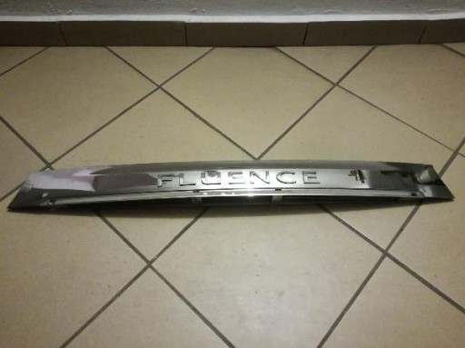 848102365R - ПЛАНКА КАПОТА RENAULT FLUENCE