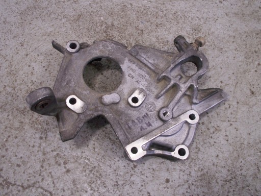 Support Pompe d’injection 04B130379A FABIA III 1.4 TDI