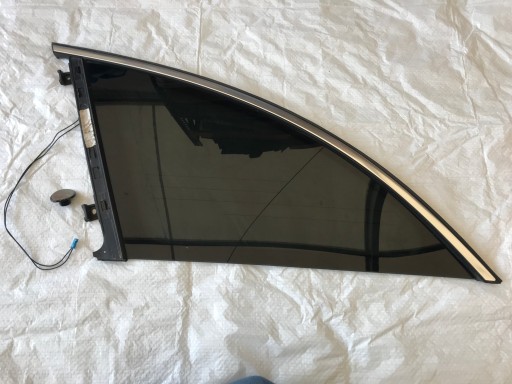 2516703150 - Mercedes r 251 заднее стекло левое