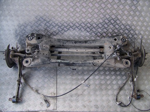 Toyota auris ii 12 18 задня підвіска балка задня 5d 1.8 гібрид