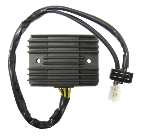 K2106-61126 - НОВИЙ РЕГУЛЯТОР НАПРУГИ SUZUKI VZ M 1600 04-05