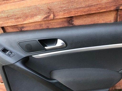 TIGUAN side upholstery right rear part EU 0247