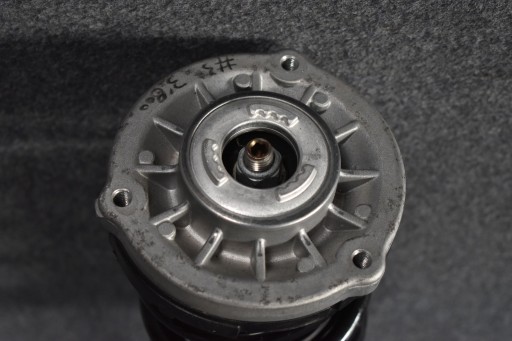 shock absorber left BMW 5 G30 4x4 6875621