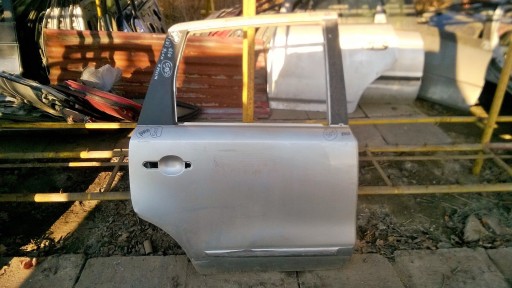 NISSAN NOTE ПРАВАЯ ЗАДНЯЯ ДВЕРЬ ЗАДНЯЯ