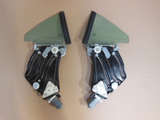 A1726700103 - Бокове скло + механізм mercedes slk w172