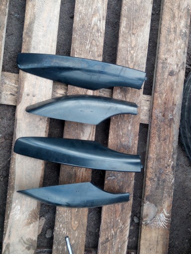 TOYOTA AVENSIS VERSO 01-ЗАГЛУШКИ РЕЛИНГА 4 ШТ.