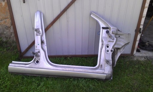 FORD FOCUS MK1-PROG SLUPEK ПРАВЫЙ