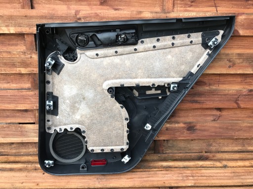 TIGUAN side upholstery left rear part EU 0132