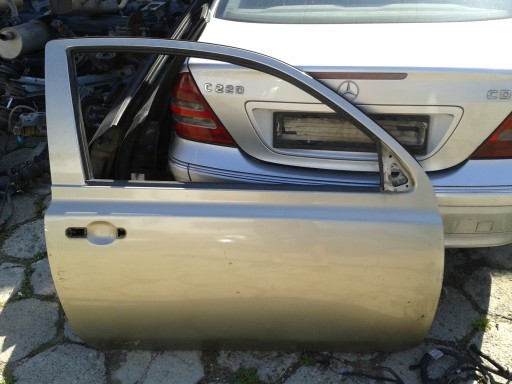 Праві двері NISSAN MICRA K12 3D