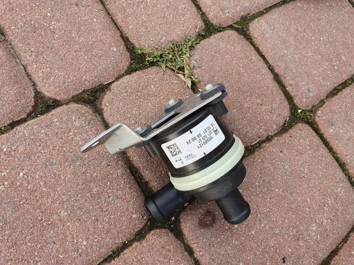 pumpa obiegowa vode 1.6T Opel Zafira C 55509121
