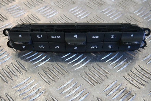670118796 - ПАНЕЛЬ КОНДИЦИОНЕРА MASERATI LEVANTE 6701187960