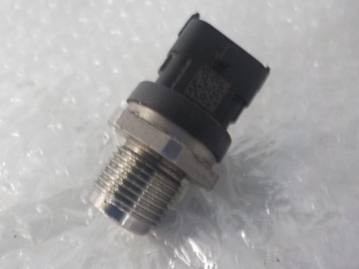 Man tgx euro 6 датчик тиску палива 0281002920