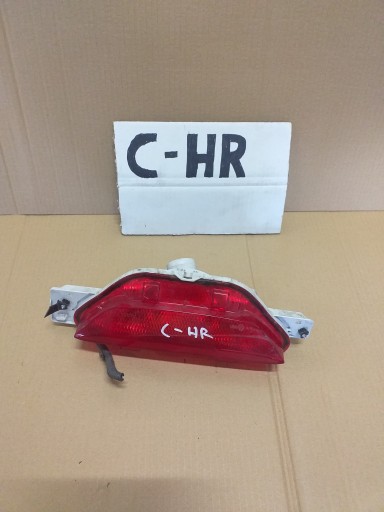 Задний противотуманный фонарь toyota chr c-hr