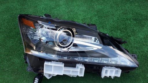 LEXUS GS БИКСЕНОНОВЫЙ+СВЕТОДИОДНЫЙ ПЕРЕДНИЙ ФОНАР НОВЫЙ!!!!