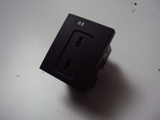 A2478200301 - Роз'єм USB зарядний пристрій USB MERCEDES A-Class W177