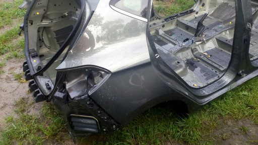 FORD FIESTA MK8 ЧЕТВЕРТЬ ПРАВАЯ ЗАДНЯЯ 5 D