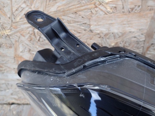 light right REFLEKTOR right TOYOTA YARIS 4 IV 17