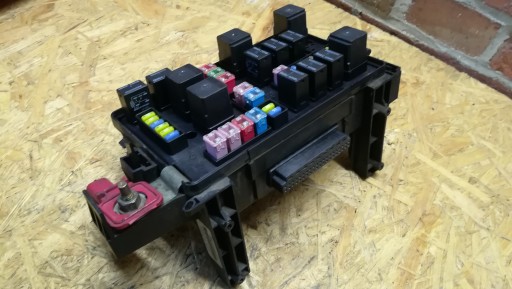 Блок предохранителей chrysler 300c p05087269ak