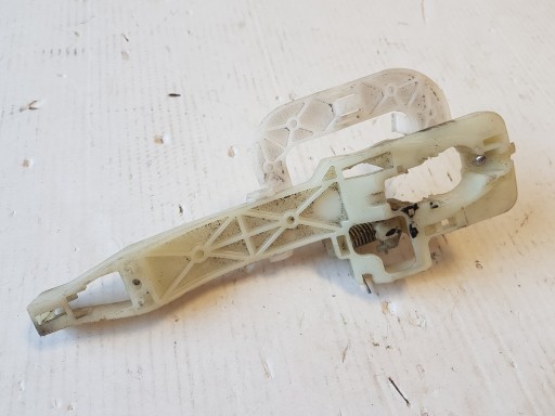 ОСНОВАНИЕ РУЧКИ HYUNDAI IX35 ПЕРЕДНИЙ ЛЕВЫЙ X