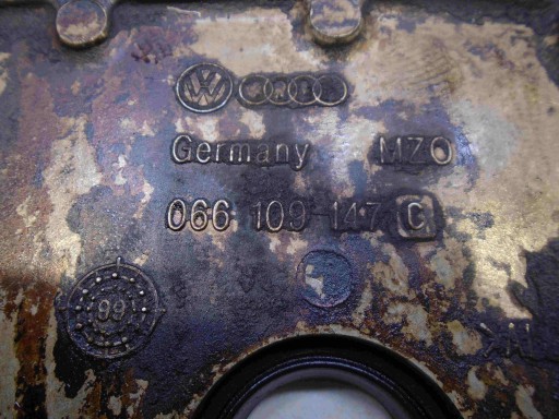 Couvercle carter distribution VW GOLF IV 2.3 V5 066109147C