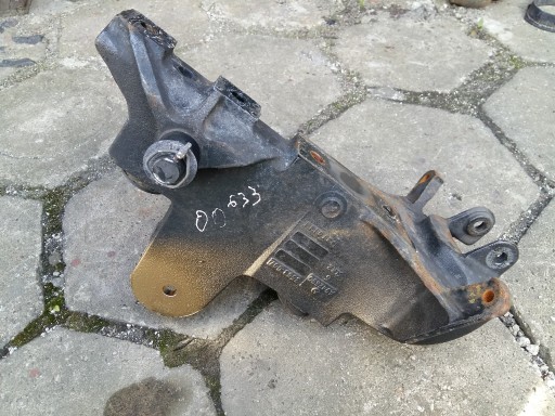 9428906783 - Actros mp3 mp2 кріплення, перекидна база, ліве кріплення підвіски кабіни