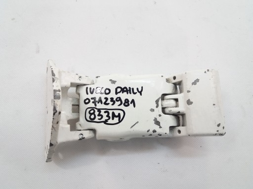 IVECO DAILY ДВЕРНАЯ ПЕТЛЯ 07123981