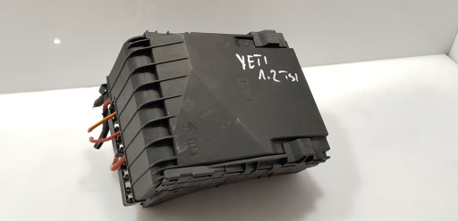 1K0937132F - Коробка запобіжників skoda yeti 5l 1.2 tsi