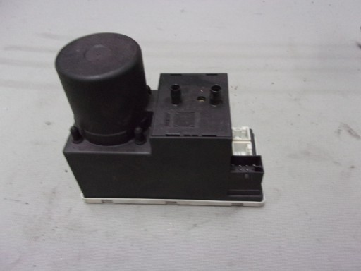 Насос центрального замка audi a3 a4 a8 8l0862257l