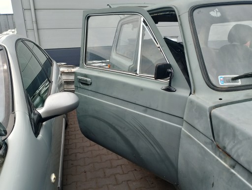 Праві передні двері лада нива 2121