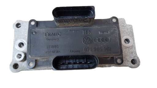 Модуль зажигания vw bora golf iv toledo 2.3 071905143