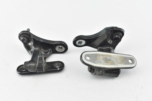 A2467200337 - Дверные петли левый передний A2467201137 W156 W176 CLA