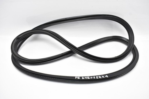 32229226 - Уплотнитель двери правый передний VOLVO V60 II 18-