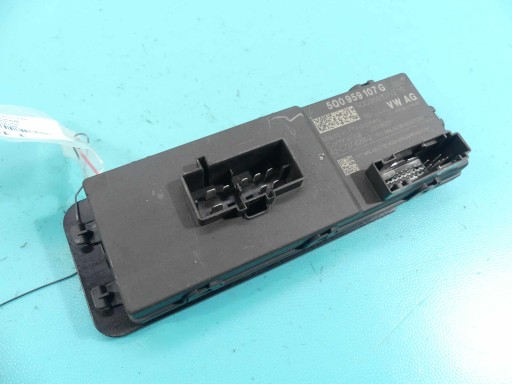 3G5971502A, 5Q0959107G - Контроллер модуля заслонки vw passat b8 estate