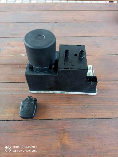 8D0862257B, 93059153 - Насос центрального замка audi 8d0862257b с дистанционным управлением