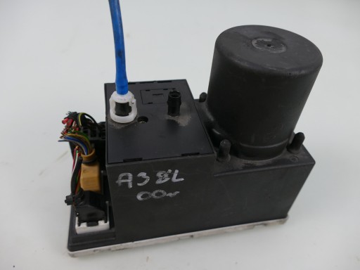 8L0862257P - Audi a3 8l помпа центрального замка