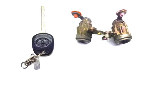 ВСТАВКА КЛЮЧА АВТОМОБИЛЯ TOYOTA RAV4 И 1998 ЕВРОПА 3 ДВЕРИ