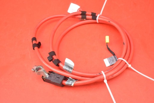 Плюсовая клемма bmw e46 2.5i 03