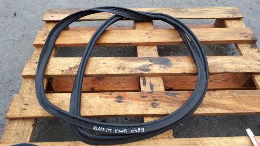 8W9827705B - A4 B9 8W ущільнення кришки багажника задній Універсал