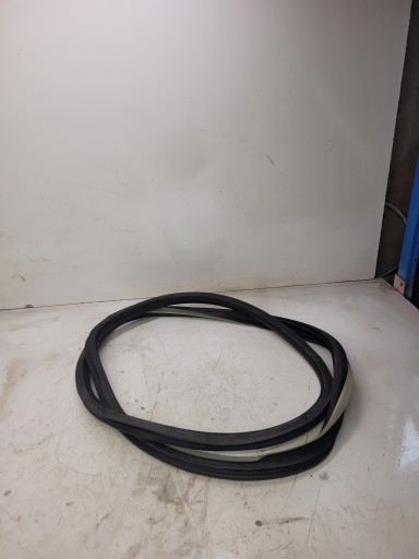 Уплотнитель двери левый правый AUDI A3 8P 8P4831721B