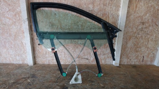 8P4837630 - Рама стекло двери ПД AUDI A3 8P SPORTBACK