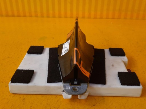 8734740 - Bmw 5 g30 g31 антенна телематического модуля 9291484